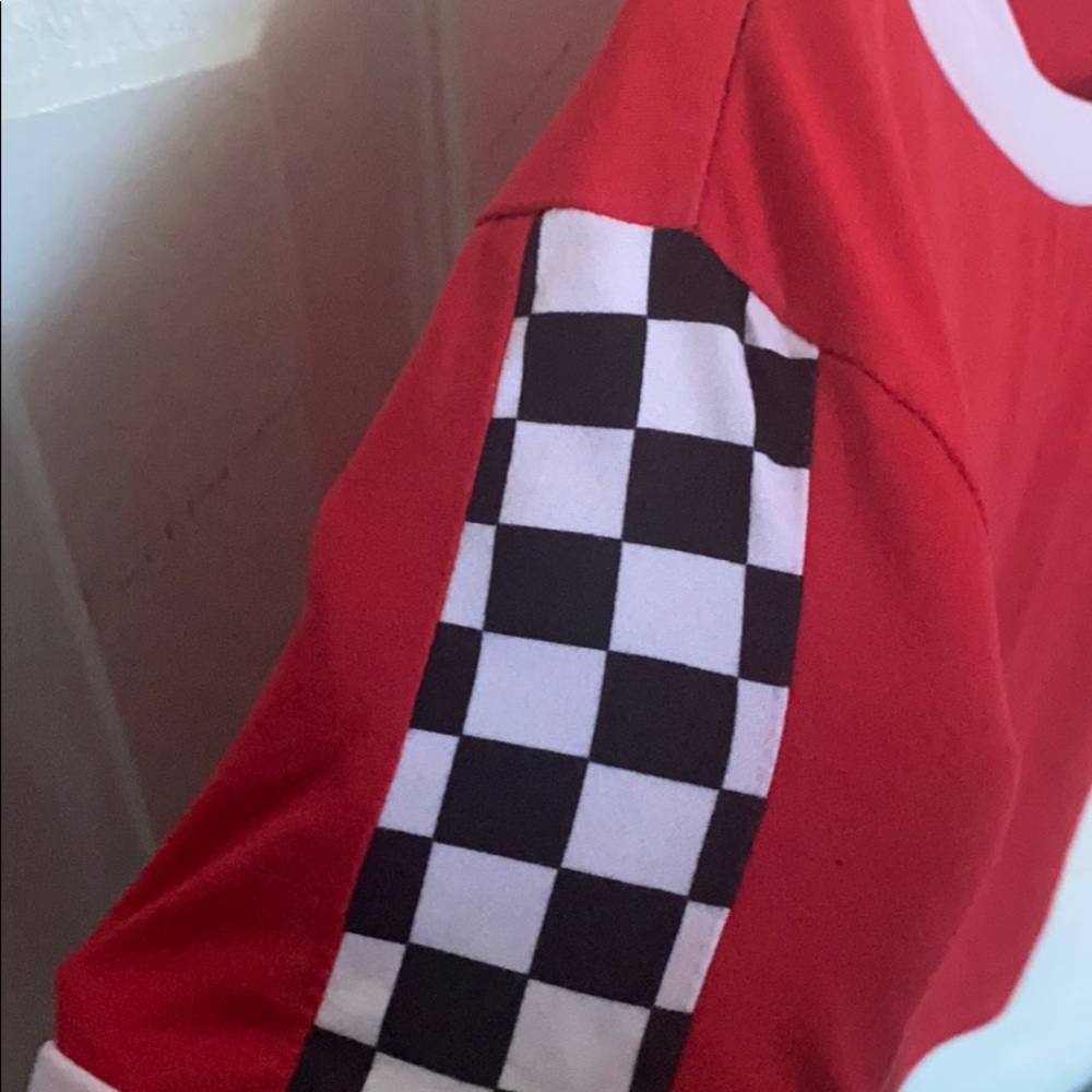 Red top - Picture 3 of 4